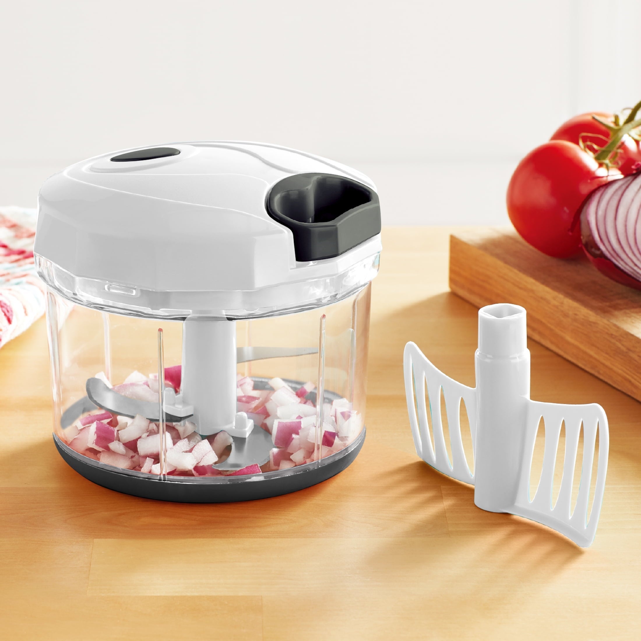 Premium Kitchen 1qt Quick Pull Chopper, BPA free , SS Blades, Food Contact Safe Material , White & Grey, Weight 320g - Kitchen Gadget Tool for Quick Food Prep Detail