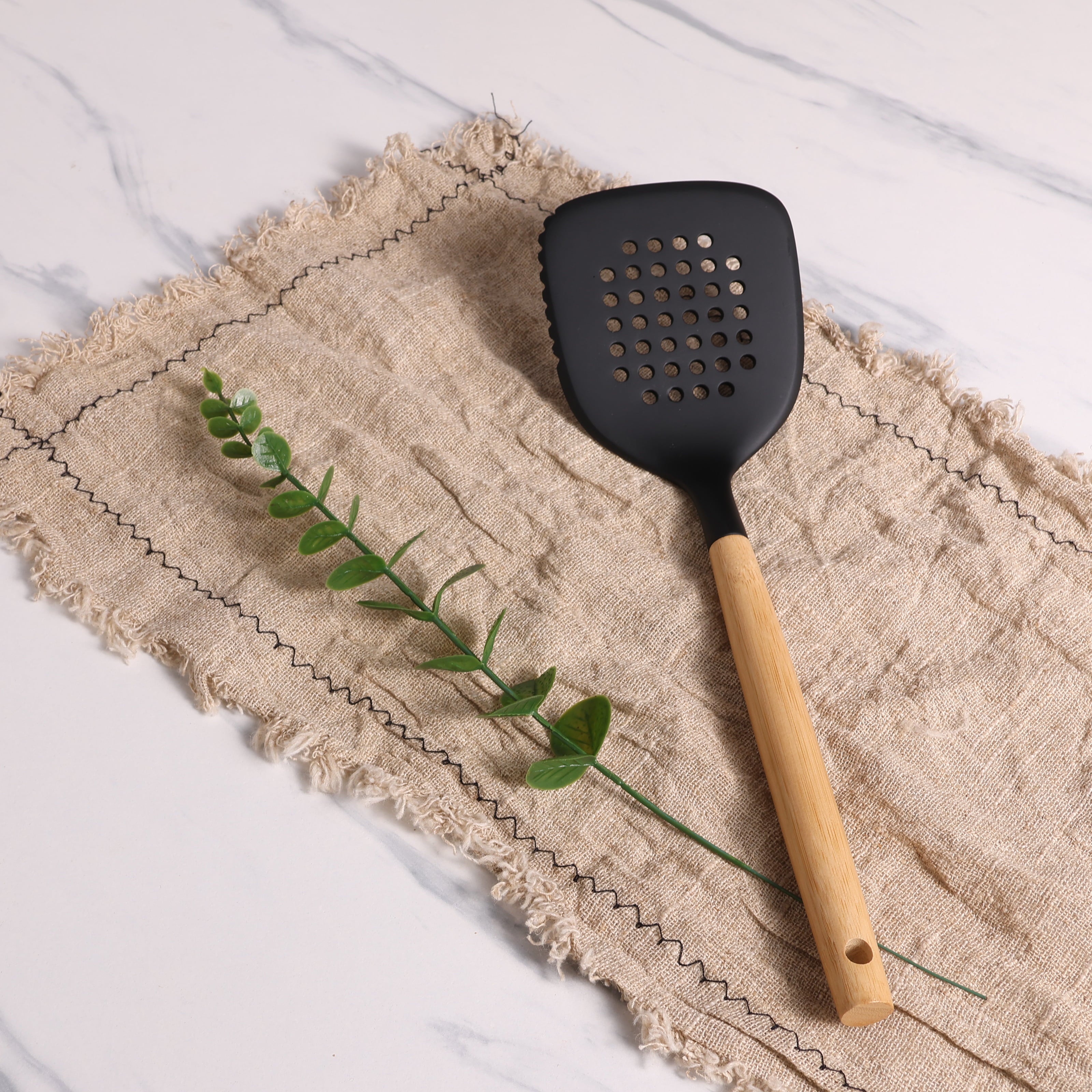 Professional Grade Kitchen and Cooking Utensil Turner, 13" L, Black - Professional Kitchen Tool for Culinary Enthusiasts Detail