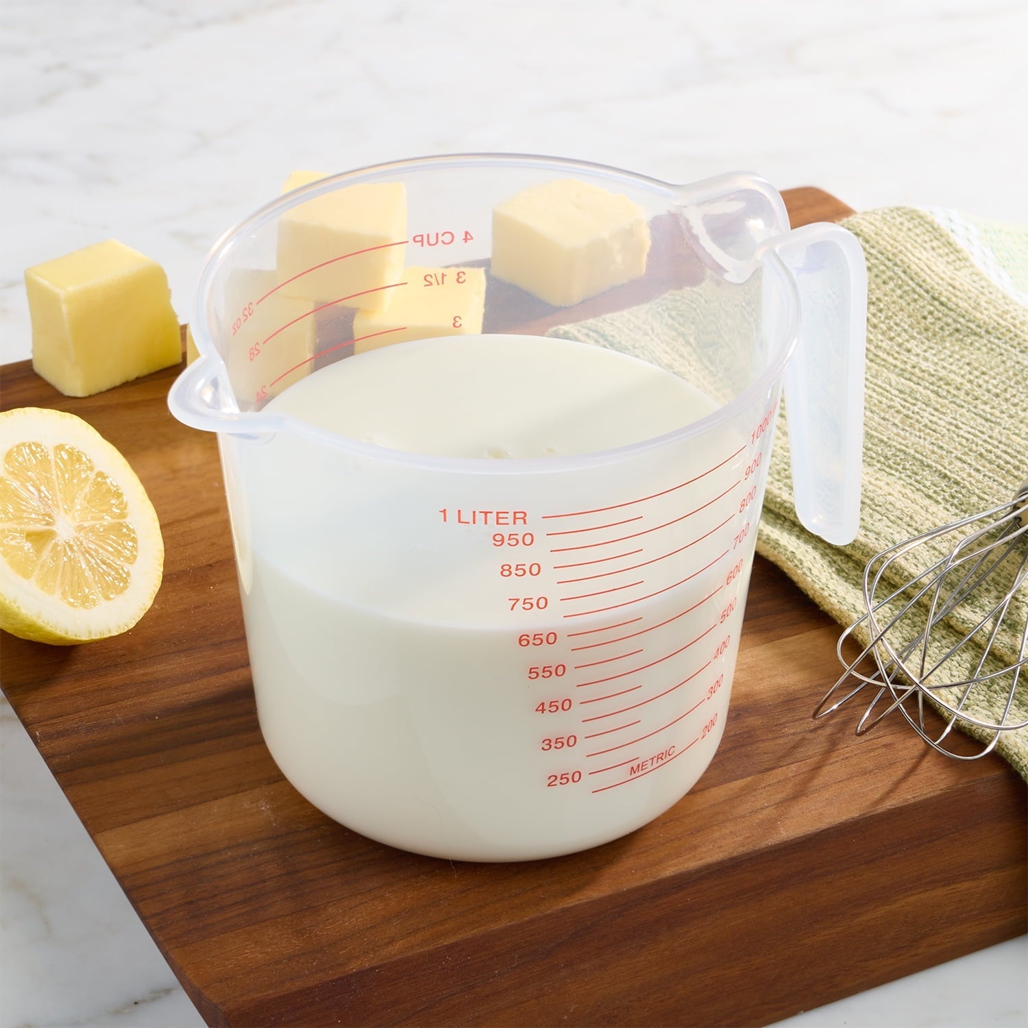 Time-Saving (12 pack) 4 Cup PP Plastic Measuring Cup, 32 oz, Clear - Innovative Kitchen Helper for Modern Cooking Detail
